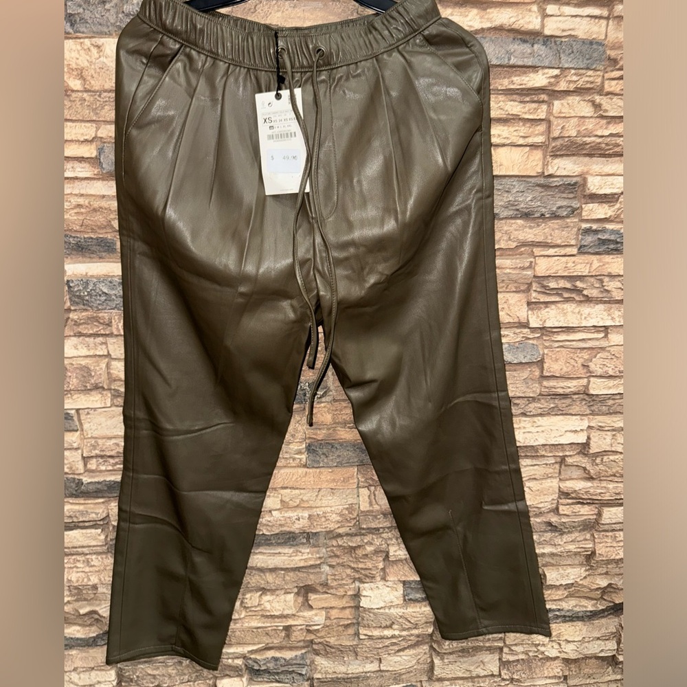 Pants - Picture 8 of 11